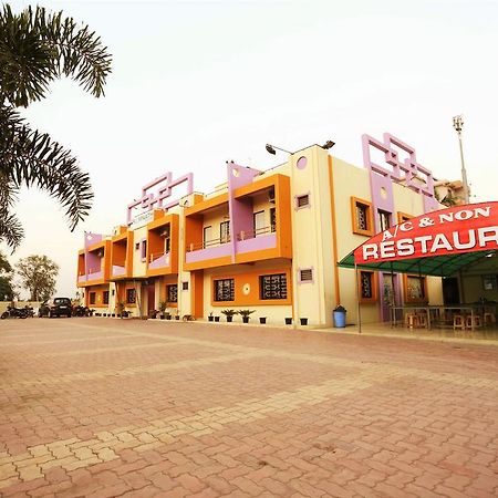 Hotel Somnath Sagar Luaran gambar